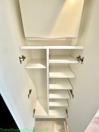 レジディア三宿の物件内観写真